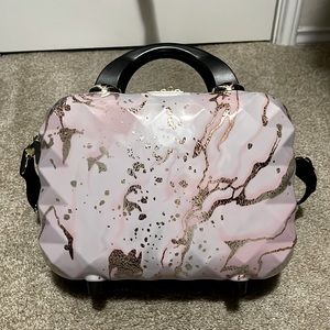 Triforce Beauty Case